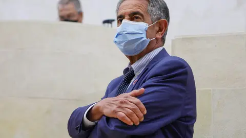 73F8E11E-B252-47BC-9EE4-7BEA1B646F35