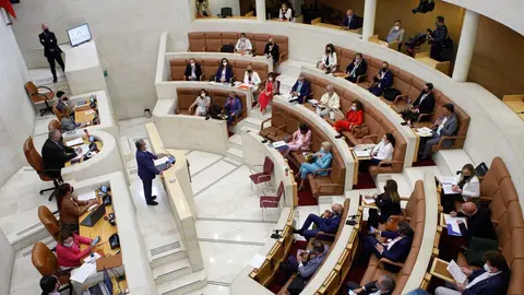 70D61E53-90B2-4E1A-81A3-EFC04115A2A2