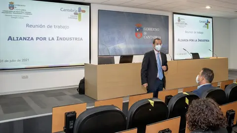 Reuni&oacute;n de la Alianza por la Industria