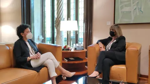 La ministra de Educaci&oacute;n y Formaci&oacute;n Profesional, Isabel Cela&aacute;, y la presidenta de la Diputaci&oacute;n de Barcelona, N&uacute;ria Mar&iacute;n.