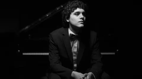 El pianista Alejandro &Aacute;lvarez