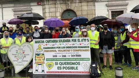 Marcha Cantabria Solidaria por el 0,77% de Laredo a Castro Urdiales.