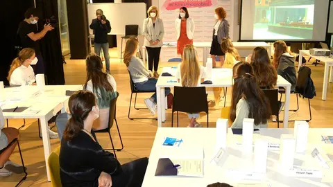 Apertura del programa de liderazgo femenino