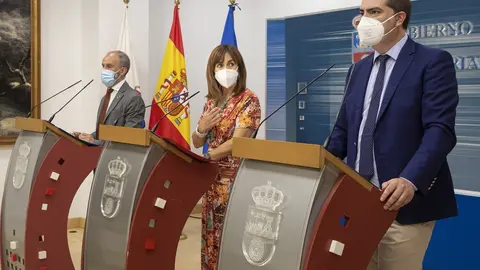 La Consejera De Empleo Y Pol&iacute;ticas Sociales, Ana Bel&eacute;n &Aacute;lvarez, Acompa&ntilde;ada Del Director Del EMCAN, Jos&eacute; Manuel Callejo, Y Del Director General De Trabajo, Gustavo Garc&iacute;a, Presenta Los Incentivos Destinados A Fomentar La Contrataci&oacute;n Indefinida Y Juvenil.