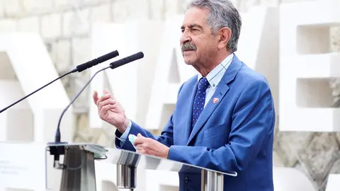 El presidente de Cantabria, Miguel &Aacute;ngel Revilla, 