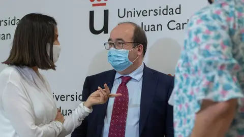 El ministro de Pol&iacute;tica Territorial y Funci&oacute;n P&uacute;blica, Miquel Iceta, a su llegada a una mesa redonda del curso de verano que organiza la Asociaci&oacute;n de Periodistas Parlamentarios, a 6 de julio de 2021, en la Universidad Rey Juan Carlos, Madrid, (Espa&ntilde;a). B