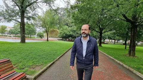 Jos&eacute; Luis Urraca en el parque Manuel Barqu&iacute;n