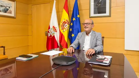 El consejero de Industria, Turismo, Innovaci&oacute;n, Transporte y Comercio, Javier L&oacute;pez Marcano, asiste, de forma telem&aacute;tica, a la jornada de difusi&oacute;n de los programas de apoyo a la industria.