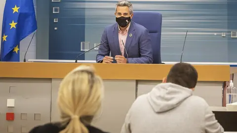 El vicepresidente y consejero de Universidades, Igualdad, Cultura y Deporte, Pablo Zuloaga, informa, en rueda de prensa de los acuerdos del Consejo de Gobierno.