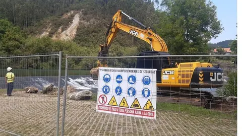 La CHC realiza labores de conservaci&oacute;n en el r&iacute;o As&oacute;n en Tabernilla
