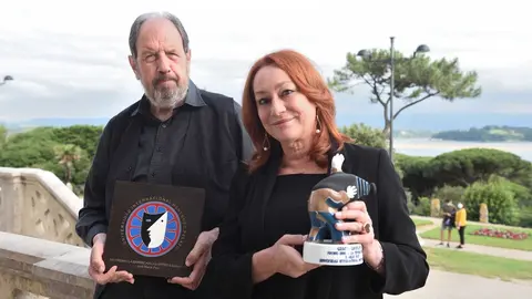 Gracia Querejeta y Josep Mar&iacute;a Pou reciben el Premio de Cinematograf&iacute;a y La Barraca de la UIMP.