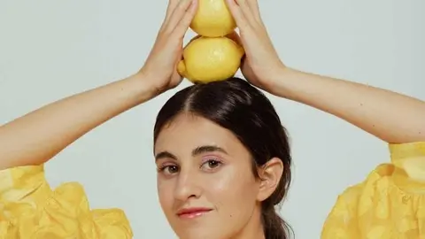 La artista pop Izaro