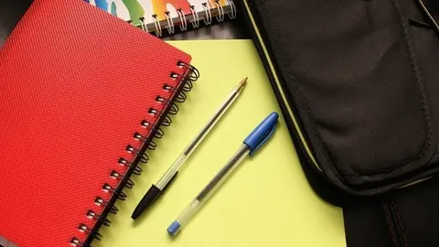 Archivo - Material escolar.