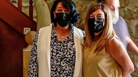 Rosa Fern&aacute;ndez y Mar&iacute;a Jos&eacute; S&aacute;enz de Buruaga