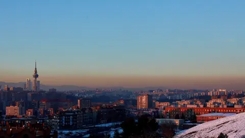 Archivo - Panor&aacute;mica de Madrid desde el Cerro del T&iacute;o P&iacute;o en Madrid (Espa&ntilde;a).