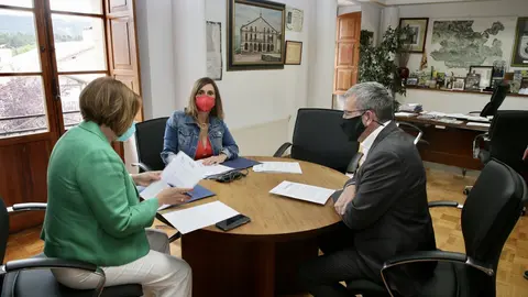 La consejera de Presidencia, Interior, Justicia y Acci&oacute;n Exterior, Paula Fern&aacute;ndez, se re&uacute;ne con el secretario general para el Reto Demogr&aacute;fico del Gobierno de Espa&ntilde;a, Francesc Boya