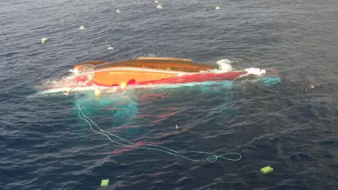 Barco volcado