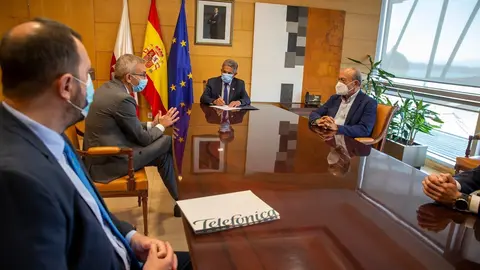 El presidente de Cantabria, Miguel &Aacute;ngel Revilla, y el consejero de Industria, Turismo, Innovaci&oacute;n, Transporte y Comercio, Javier L&oacute;pez Marcano, se re&uacute;nen con Telef&oacute;nica.