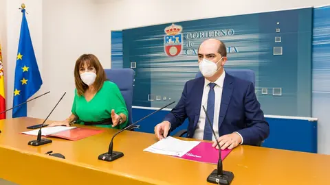 La consejera Ana Bel&eacute;n &Aacute;lvarez y el director del EMCAN, Jos&eacute; Manuel Callejo.- Archivo