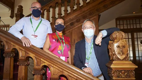 Roberto Onta&ntilde;&oacute;n, Director de las Cuevas Prehist&oacute;ricas y del (MUPAC. Aida Carvalho, presidenta de la Fundaci&oacute;n C&ocirc;a Parque (Portugal). Yoan Rumeau, Presidente de la Communaut&eacute; de Communes Neste Barousse y de la Soci&eacute;t&eacute; des &Eacute;tudes du Comminges