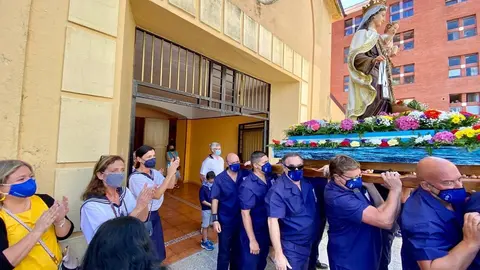 La alcaldesa de Santander en la celebraci&oacute;n de la Virgen del Carmen en el Barrio Pesquero de la ciudad