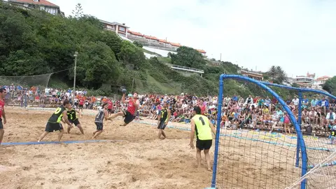 Archivo - Balonmano playa