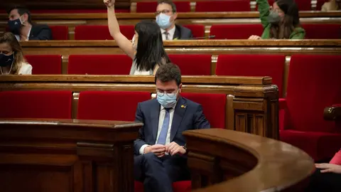 El president de la Generalitat, Pere Aragon&egrave;s, en un Pleno en el Parlament de Catalunya, a 22 de julio de 2021, en Barcelona, Catalunya (Espa&ntilde;a). La sesi&oacute;n de hoy es una continuaci&oacute;n de las de ayer y el martes 20. En el pleno de este mi&eacute;rcoles el Govern d