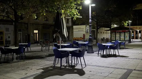 Archivo - Toque de queda en Santander