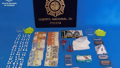 Efectos intervenidos en la operaci&oacute;n contra el tr&aacute;fico de drogas en Torrelavega
