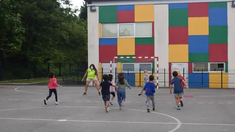 Participantes del programa de ocio vacacional '.Verano de colores'.