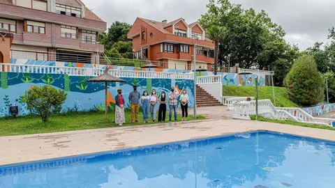 Murales de las piscinas de Puente San Miguel
