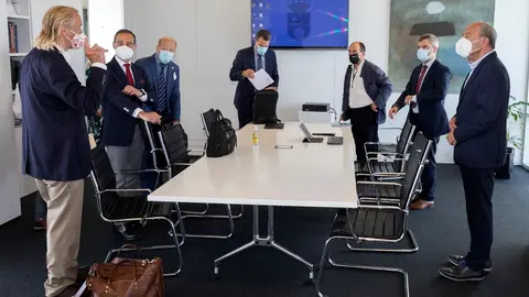 El consejero de Industria, Turismo, Innovaci&oacute;n, Transporte y Comercio, Javier L&oacute;pez Marcano, se re&uacute;ne con representantes de Forgings y Castings.