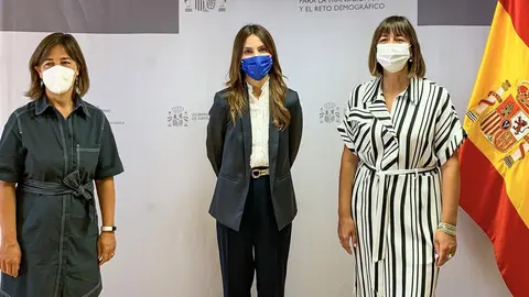 La consejera de Econom&iacute;a, Mar&iacute;a S&aacute;nchez, y la directora general de Fondos Europeos, Paz D&iacute;az, presentar&aacute;n el proyecto IBIO a Juana L&oacute;pez, directora general de Pol&iacute;ticas contra la Despoblaci&oacute;n del Ministerio para la Transici&oacute;n Ecol&oacute;gica.