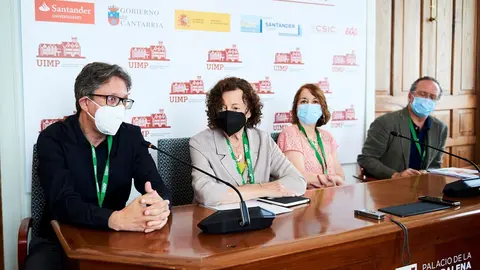 La gestora cultural Rosina G&oacute;mez-Baeza, el director de Museos y Exposiciones de la Fundaci&oacute;n Juan March, Manuel Font&aacute;n; la historiadora de arte Patricia Mayayo y el director del Museo de Arte Contempor&aacute;neo de Barcelona (MACBA), Ferr&aacute;n Barrenblit.