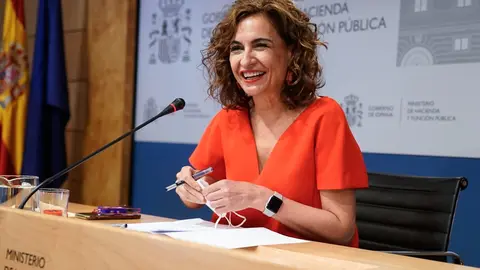 La ministra de Hacienda y Funci&oacute;n P&uacute;blica, Maria Jes&uacute;s Montero, interviene en una rueda de prensa posterior a una reuni&oacute;n del Consejo de Pol&iacute;tica Fiscal y Financiera, a 28 de julio de 2021, en Madrid, (Espa&ntilde;a). Durante su intervenci&oacute;n ha informado sobre l