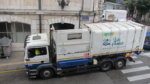 Archivo - Cami&oacute;n de basura