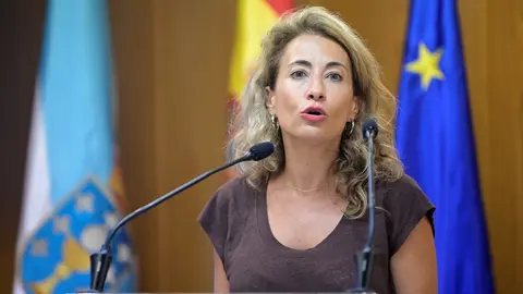 La ministra de Transportes, Movilidad y Agenda Urbana, Raquel S&aacute;nchez, presenta los nuevos descuentos para los peajes de la autopista del Atl&aacute;ntico, AP-9 , a 26 de julio de 2021, en la delegaci&oacute;n del Gobierno en A Coru&ntilde;a, Galicia, (Espa&ntilde;a). La presentaci&oacute;