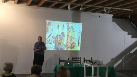 Carlos Vara impartiendo una charla.