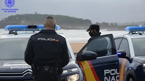 Patrulla de la Polic&iacute;a Nacional