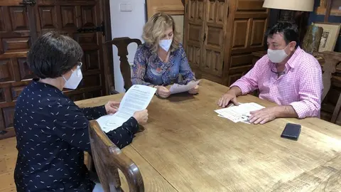 Firma del convenio de colaboraci&oacute;n entre el Ayuntamiento de Santillana y el Centro de Formaci&oacute;n IFAD