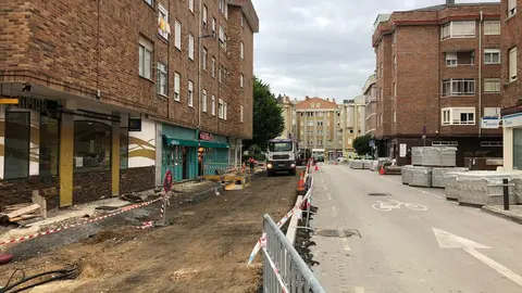 Obras en el centro urbano de Bezana.