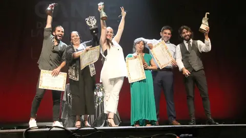 Foto de familia de los ganadores del Festival del Cante de las Minas