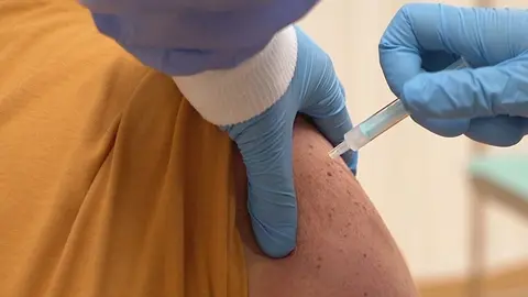 Vacunaci&oacute;n contra la COVID-19 en Andaluc&iacute;a