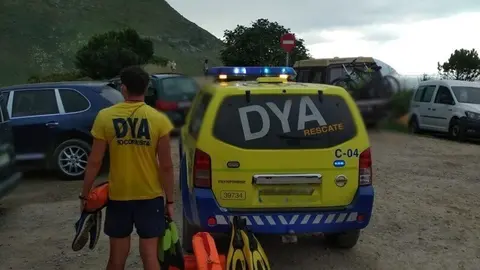 Efectivos de la DYA.