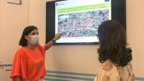 La alcaldesa de Santander, Gema Igual, y la concejala de Medio Ambiente, Margarita Rojo, presentan la &uacute;ltima fase de la mejora de la presi&oacute;n del agua en General D&aacute;vila