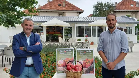 Alberto Garc&iacute;a Onand&iacute;a y Luis del Pi&ntilde;al presentan la III Ruta del Pincho de Tomate.