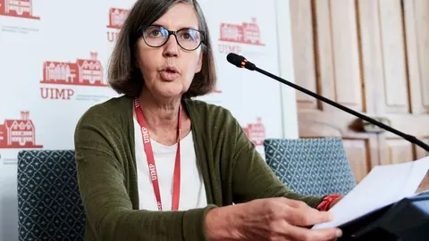 Mar&iacute;a Luz Mor&aacute;n, rectora de la UIMP, en rueda de prensa