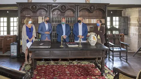 El Vicepresidente Y Consejero De Universidades, Igualdad, Cultura Y Deporte, Pablo Zuloaga, Asiste Al Festival Del Tequila, Organizado Por El Ayuntamiento De Santillana