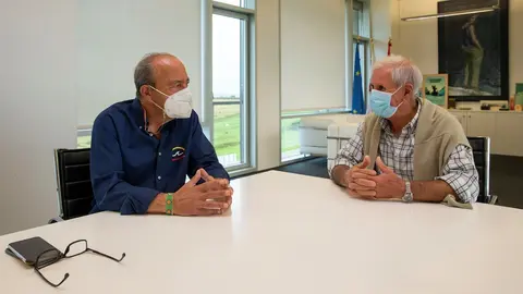 El Consejero De Industria, Turismo, Innovaci&oacute;n, Transporte Y Comercio,&nbsp;Javier L&oacute;pez Marcano,&nbsp;Recibe Al Alcalde De Herrer&iacute;as, Juan Franciso Linares