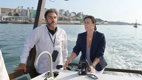 Gema Igual visita una empresa participante en el programa Coworking